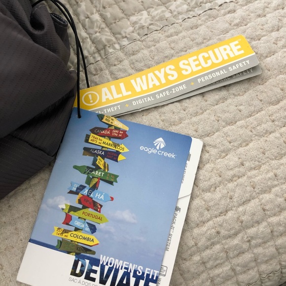 Eagle Creek Deviate 60L ladies Travel pack, new never used with tags. - Picture 2 of 5